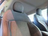 【運転席シート】汚れやへたり等、大きなダメージはなく、良好な状態です。