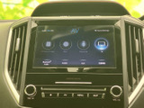 音楽フォルダーやディスク、USB、テレビ、ラジオなどの選択項目が並び、使いたい音源を画面から選べます。複数の再生方法に対応した、日常で活用しやすいオーディオです。