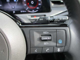 話題の運転支援装置プロパイロットが搭載されてます。アクセル、ブレーキ、ハンドルの操作をクルマがアシストしてくれます。
