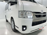 フォグランプ装着車です。暗い夜道の車両前方を明るく照らします