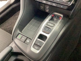 【電子制御パーキング+ブレーキホールド】便利なスイッチ式のサイドブレーキ!停車中にブレーキペダルを踏み続けなくても自動的にブレーキを保持する機能も搭載♪