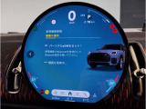【ⅰドライブナビゲーション】文字情報も鮮明に表示する高解像度カラーディスプレイを採用。視認性に優れた地図デザインと特徴的な建造物を目印にした描写表示で現在位置を把握できます。地図データの更新も可能です