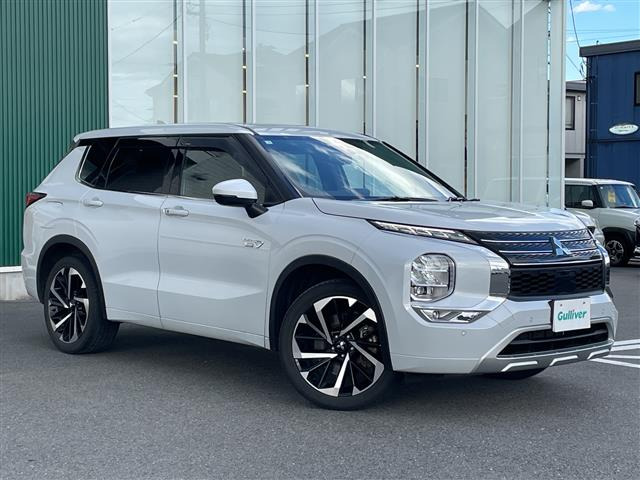 アウトランダー PHEV 2.4 P 4WD 本革シート