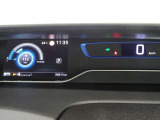 視認性の高いメーター類、安全運転に努められます。
