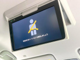 【フリップダウンモニター】大画面モニターで後席でもエンタメをお楽しみいただけます。小さなお子様にも大人気の装備です♪