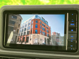 車内の画面でテレビ映像を楽しめる装備です。停車中の休憩時間などに映像を視聴でき、待ち時間を過ごす際にも便利。画面表示は見やすく、落ち着いて操作しやすい配置です。