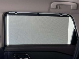 【後席ロールサンシェード】日差し対策だけでなく、夏場は車内の温度上昇もできるだけ防ぎ、エコ走行につながります。
