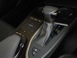 電動パーキングブレーキ・ブレーキホールドを装備してます。ホールド機能は信号待ちが多い一般道で疲労軽減になり、大好評です!