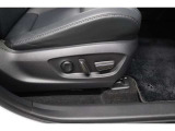 パワーシート搭載。微妙な調整が手軽にでき、ピッタリのポジションで運転することが可能です。