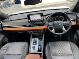 アウトランダー PHEV 2.4 P 4WD 本革シート