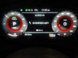 先進的なアドバンスドドライブアシストディスプレイ。ドライバーが必要な情報をグラフィカルに表示。大型のスピードメーターと一体化することにより、ドライバーの目線移動を極力抑え、安全運転をサポートします。