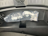 トランク下部に普段使わないものや洗車道具を今っておけるアンダーボックス