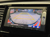 【バックカメラ】運転席から画面上で安全確認ができます。駐車が苦手な方にもオススメな便利機能です。