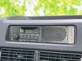 表示部やボタンがまとまって配置され、運転席から視線を向けた際にも全体を把握しやすいレイアウトです。必要な機能を確認しやすく、日常の移動中にも扱いやすい印象です。