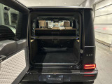 ゆったりとしたトランクルームでございます。たくさんのお荷物の車載が可能でございます。