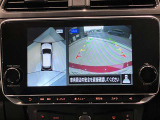 前後左右4つのカメラで、上から見たような映像をお届け、駐車時も安心、アラウンドビューモニター付(肉眼では確認し辛い左前の映像に切り替えることも可能です)。