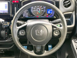 【シティブレーキアクティブシステム】低速走行中に前方の車両等を認識し、衝突しそうな時は警報とブレーキで衝突回避と被害軽減をアシスト。より安全にドライブをお楽しみいただけます。