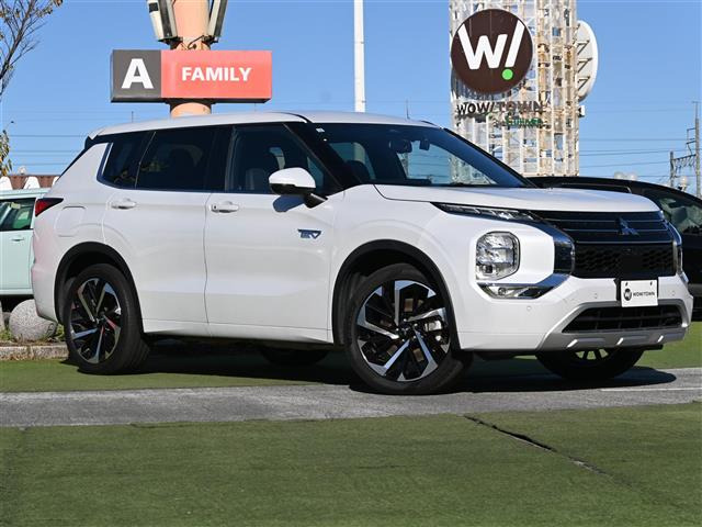 アウトランダー PHEV 2.4 P 4WD 本革シート