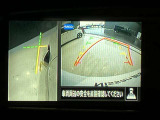 前後左右4つのカメラで、上から見たような映像をお届け、駐車時も安心、アラウンドビューモニター付(肉眼では確認し辛い左前の映像に切り替えることも可能です)。