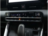 シートヒーター付:寒い日や夏の冷房中の冷えやすい肩・腰・脚部を暖めるシートヒーターが運転席・助手席に装備されています!Hi‐Loの切り替えも可能です♪