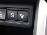 スイッチ操作のみで駐車操作を支援する「アドバンストパーク」が装備されています。