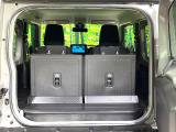 普段のお買い物や通勤、送迎等に十分な荷室スペースを確保しております。セカンドシートを倒すと、大きな荷物の積載も可能です♪