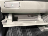 実用的な収納が、車内の各所にあります♪