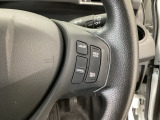 【クルーズコントロール】アクセルペダルを踏まずに一定の車速で走行できますので、高速道路など加減速の少ない道で便利です♪長距離ドライブの疲れを軽減してくれる、嬉しい装備ですよね♪
