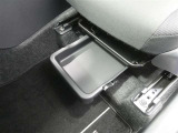取り出しやすく、しまいやすい収納スペースが満載です。ティッシュやペットボトル等、用途に合わせた収納が可能ですので、使い方はあなた次第!