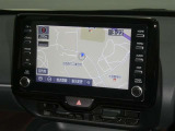 【8インチ純正ナビ】純正ナビを装備。タッチパネル式で使いやすく、詳細地図により目的地をピンポイントで設定できます。初めての道でも迷いにくく、ロングドライブも快適ですよ♪