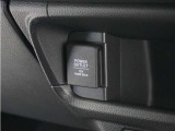 ◆12V電源ソケット◆スマートフォンの充電等にも便利な電源ソケット!使いやすい場所に装備されています。