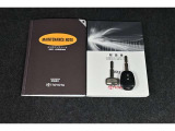 保証書・記録簿・取扱説明書と揃っていいます。キーの電池は新品にお取替えしてから納車させて頂きます。