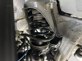 お車を安心してお乗りいただく為には、足回りの定期点検が欠かせません。サービスサポート(有償保証)では無料点検もご提供しており、安心のカーライフをお過ごしいただけるサポート体制が整っています。