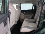 ゆとりある広々とした車内空間は、ドライブを始め買い物やレジャーなど、幅広く活躍します。一人でもみんなとでもお出かけを楽しみましょう!