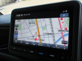 ギャザズメモリーナビ搭載車です。地図データの情報量や検索スピードの速さが魅力的。ビルトインタイプですので盗難のリスクも少なくなりますよね。初めての道でも安心快適で楽しいドライブのお手伝いをします。