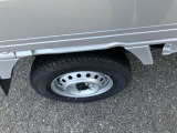 スズキ認定中古車はスズキ(株)の定める「検査基準」並びに一般社団法人日本自動車査定協会の定める「修復歴の定義」に基づき、スズキ代理店の認定検査員が、内・外装、修復歴の有無を厳正にチェックします。