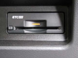 音声案内タイプETC2.0装備☆ビルトインタイプのETCですので、インテリアの邪魔をしません!ETCがあれば、キャッシュレスで料金所をノンストップで通過できます。