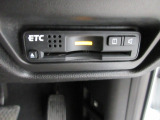 ETC付。高速道路の料金所はキャッシュレスで通過です。サービスエリア等にあるスマートインターの出入りも利用可能でとっても便利。ご納車後すぐにお使い頂けるようセットアップしてのお渡しとなります。