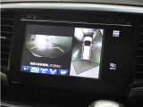 ◆マルチビューカメラシステム◆運転席から見づらい前後左右を、ナビ画面の映像で確認。見通しの悪い交差点や狭い道でのすれ違い、駐車などをサポートします。