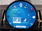 【メーターパネル】最も重要なスピード・メーターとタコ・メーターとを共に同じ位置に最大限の大きさで配置。ドライビング中のドライバーの視線を可能な限り逸らす事無く安心安全なドライビングをしてもらう拘りです