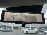 スマートルームミラー♪たくさん荷物を載せても、バックカメラで映像を映すので後方の視界も確保!!様々なシーンで活躍する便利装備☆