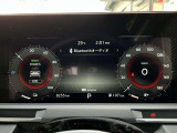 車両の各種設定はステアリングスイッチで目線をそらさず操作できます。