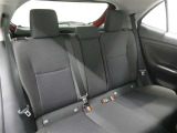 後席シートも広々としたスペースを確保しています。大人でもゆったりと座って頂けますので、大人数でのお出かけもラクラクです♪ドライブに行くのが楽しみですね♪