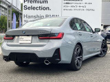 【前後重量配分50:50】重たいエンジンを出来るだけ車両中央に配置して搭載。重たいバッテリーをあえてトランク下部に配置する等の拘りの設計。「駆け抜ける歓び」をご体感下さい。