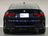 BMWのお車は、走行の安定性とコーナリングの良さを追求し、思い通りにハンドルの操作可能です。試乗車もご用意しておりますので、ぜひ&ldquo;駆け抜ける歓びをご体感ください!