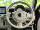 手元のスイッチとメーターを見渡しやすい配置で、運転中に必要な案内や情報を確かめやすい運転席です。操作部がステアリングにまとまり、扱いやすさにも配慮されています。