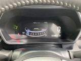 大きなデジタルメーターは見やすく、正確な速度を知ることができますよ。