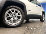 ●純正17インチアルミホイール:輸入車ならではの卓越した走りを支えるホイールと足回りです!日本車の走りに慣れている方にもぜひ体感して頂きたいほど、高いレベルでまとまっています!