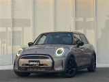 ◆LIBERALAは、輸入車選びの新たなスタイルを提案するインポート・セレクト・ブランドです。オーナー様となる方がクルマから直接感じる感性を第一にした、最良の一台との出会いをコーディネートいたします。