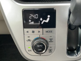 オートエアコン付きでいつでも車内快適☆